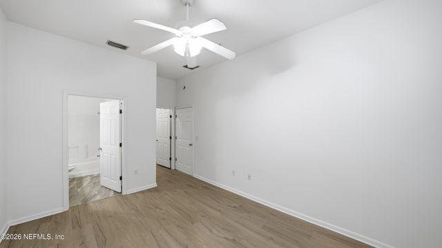 6081 MAGGIES Circle 104, Jacksonville, FL 32244