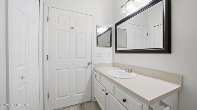 6081 MAGGIES Circle 104, Jacksonville, FL 32244