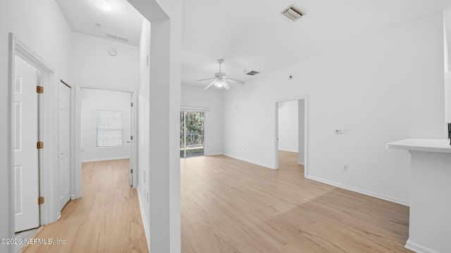 6081 MAGGIES Circle 104, Jacksonville, FL 32244