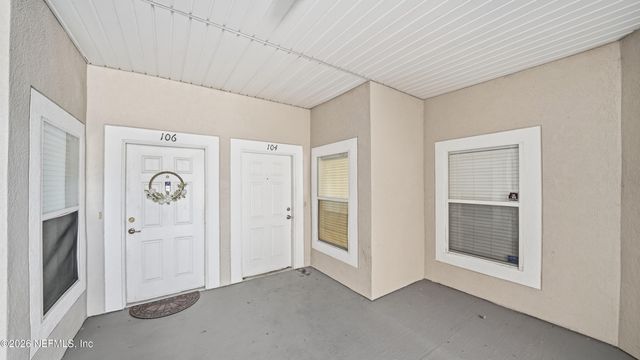 6081 MAGGIES Circle 104, Jacksonville, FL 32244