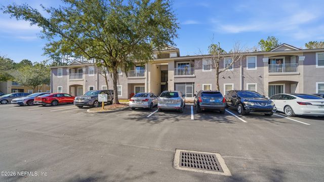 6081 MAGGIES Circle 104, Jacksonville, FL 32244