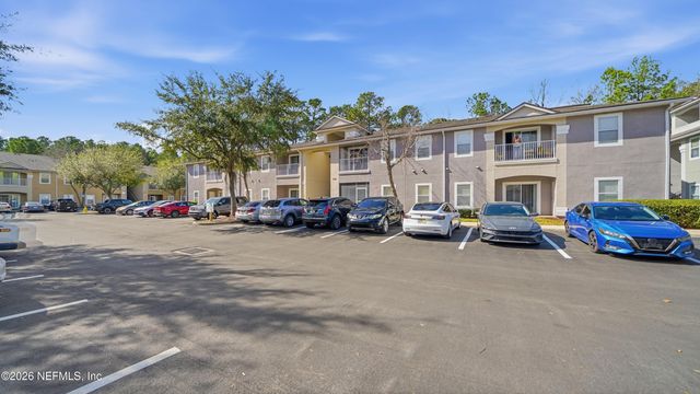 6081 MAGGIES Circle 104, Jacksonville, FL 32244