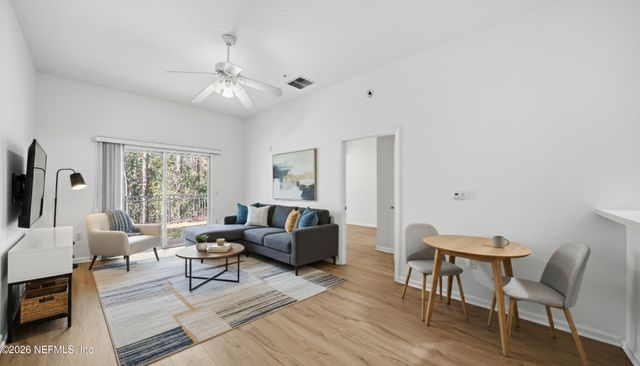 6081 MAGGIES Circle 104, Jacksonville, FL 32244