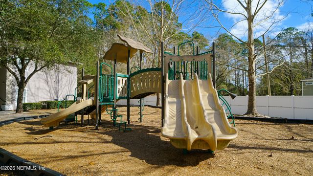 6081 MAGGIES Circle 104, Jacksonville, FL 32244