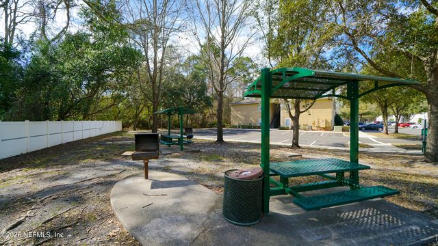 6081 MAGGIES Circle 104, Jacksonville, FL 32244