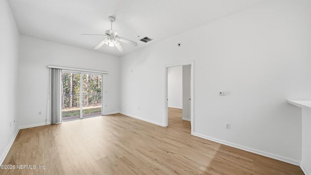 6081 MAGGIES Circle 104, Jacksonville, FL 32244