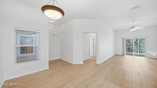 6081 MAGGIES Circle 104, Jacksonville, FL 32244