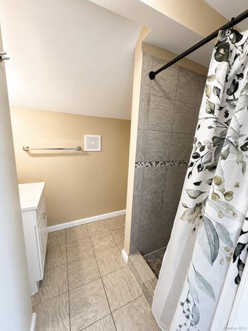9 S Clinton Street 3, Poughkeepsie, NY 12601