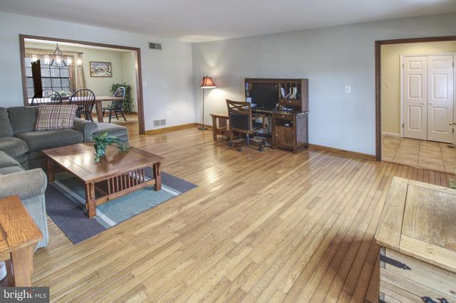 3222 KIMBERLY DR, Mount Airy, MD 21771