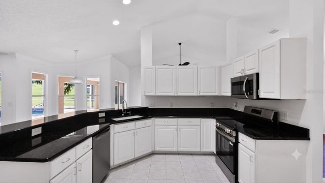 3325 INDIAN TRAIL, Eustis, FL 32726