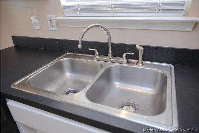 6227 Elanor Court, Floyds Knobs, IN 47119