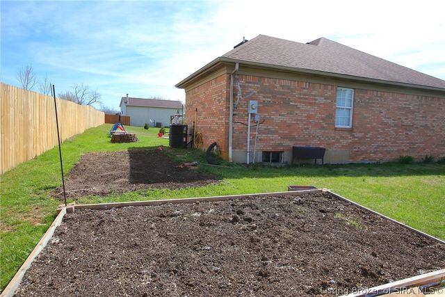 6227 Elanor Court, Floyds Knobs, IN 47119