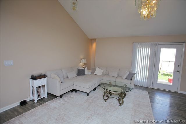 6227 Elanor Court, Floyds Knobs, IN 47119