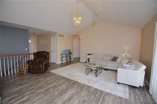 6227 Elanor Court, Floyds Knobs, IN 47119