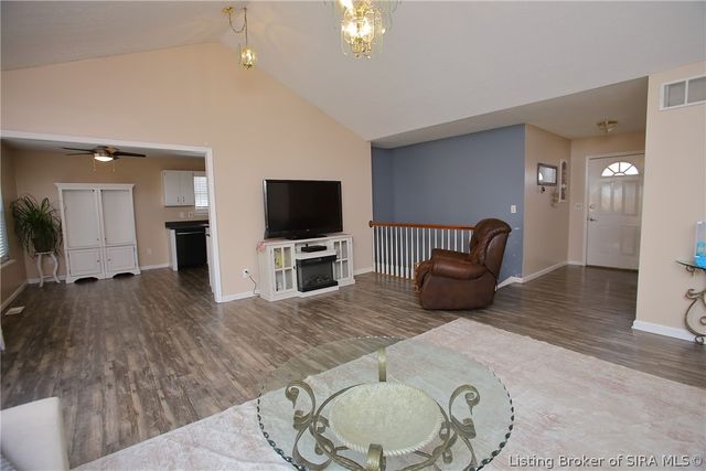 6227 Elanor Court, Floyds Knobs, IN 47119