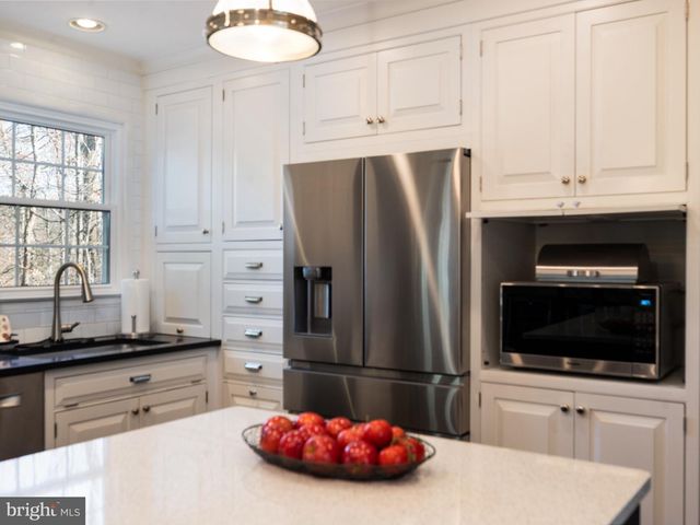 4817 DODSON DR, Annandale, VA 22003