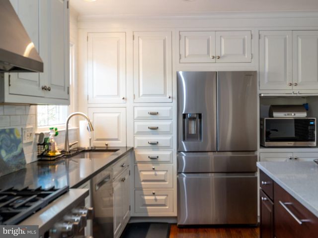 4817 DODSON DR, Annandale, VA 22003