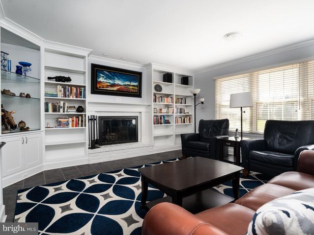 4817 DODSON DR, Annandale, VA 22003