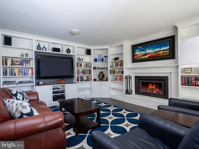 4817 DODSON DR, Annandale, VA 22003