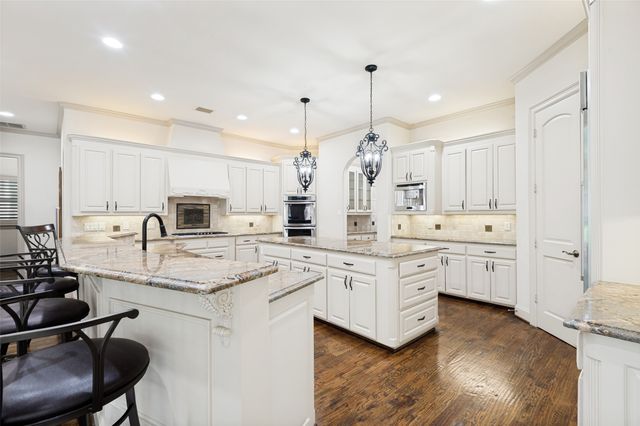 5511 Clermont Court, Colleyville, TX 76034