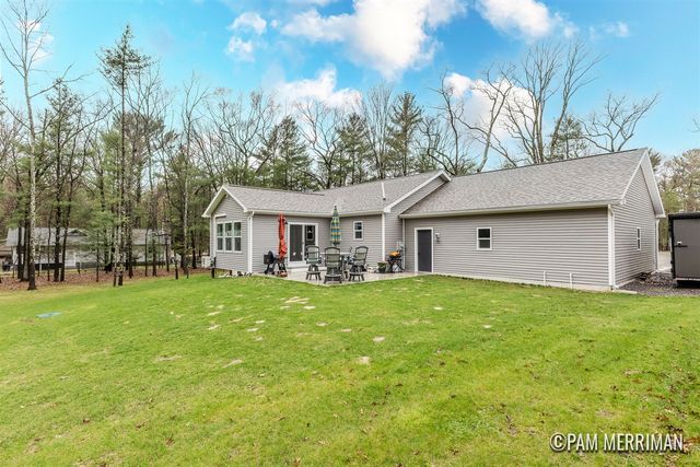 6275 Longbridge Road, Pentwater, MI 49449