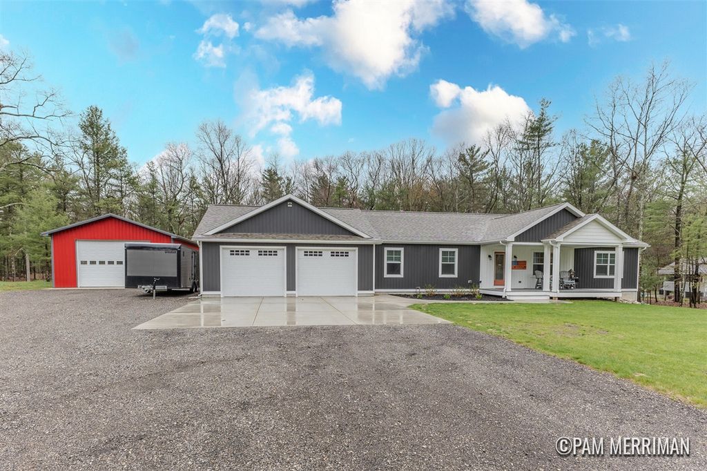 6275 Longbridge Road, Pentwater, MI 49449