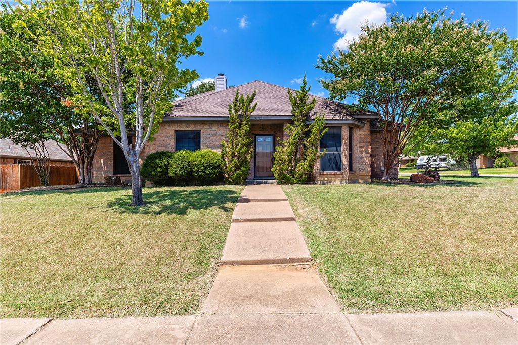 7133 Starnes Road, North Richland Hills, TX 76182