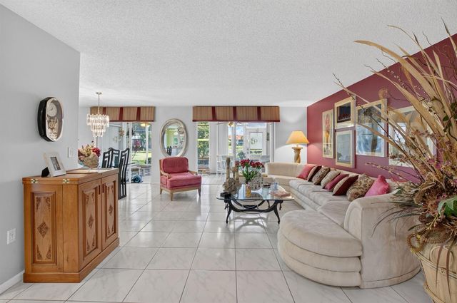 7825 Whispering Palms Drive 101, Boynton Beach, FL 33437