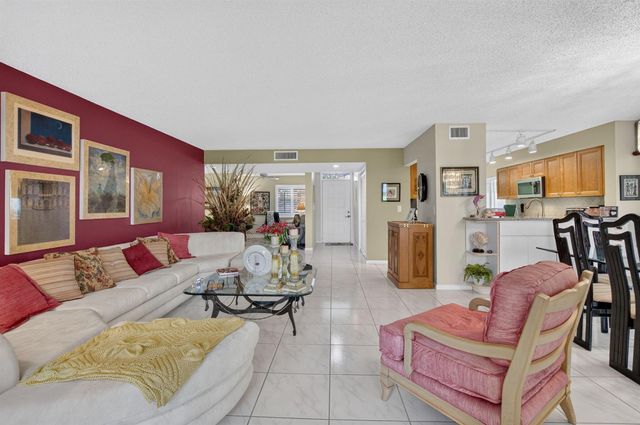 7825 Whispering Palms Drive 101, Boynton Beach, FL 33437
