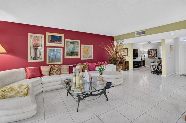 7825 Whispering Palms Drive 101, Boynton Beach, FL 33437