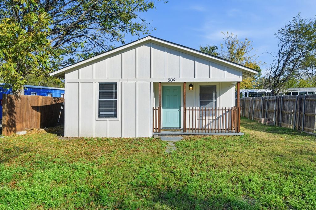 509 E 3rd Street, Lancaster, TX 75146