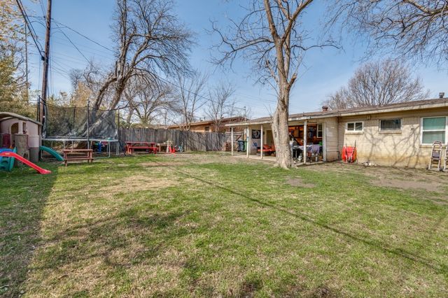 2206 Cloverdale Street, Arlington, TX 76010