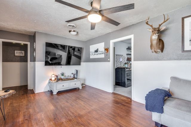 2206 Cloverdale Street, Arlington, TX 76010