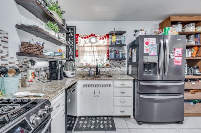 2206 Cloverdale Street, Arlington, TX 76010