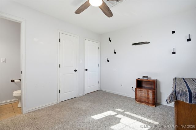 322 E Maple Street, Skiatook, OK 74070