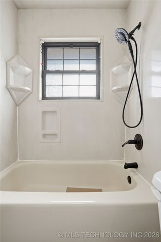 322 E Maple Street, Skiatook, OK 74070