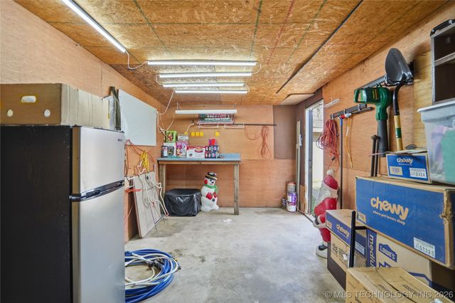 322 E Maple Street, Skiatook, OK 74070