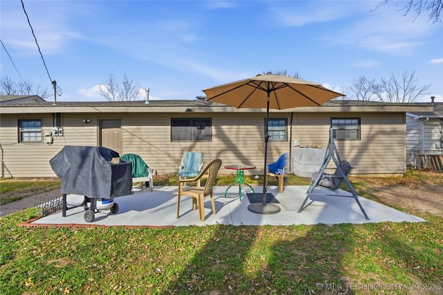 322 E Maple Street, Skiatook, OK 74070