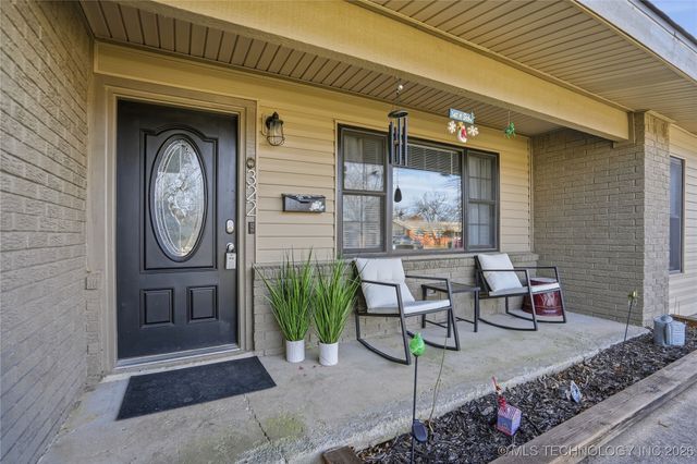 322 E Maple Street, Skiatook, OK 74070