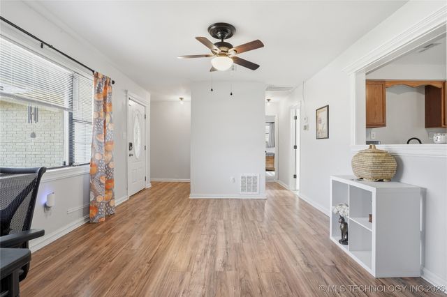 322 E Maple Street, Skiatook, OK 74070