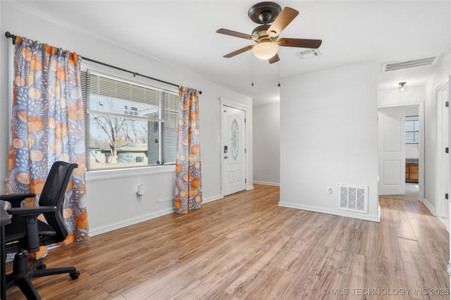 322 E Maple Street, Skiatook, OK 74070