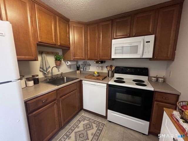 130 Coe Avenue 23, East Haven, CT 06512