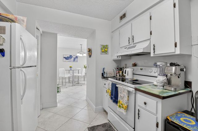500 Egret Circle 8306, Delray Beach, FL 33444