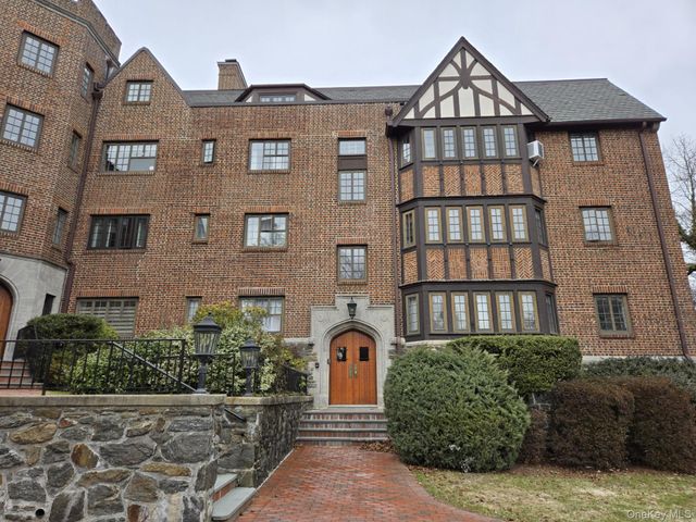 6 Davis Avenue A11, Rye, NY 10580