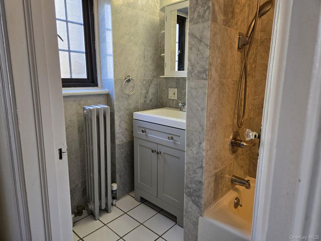 6 Davis Avenue A11, Rye, NY 10580