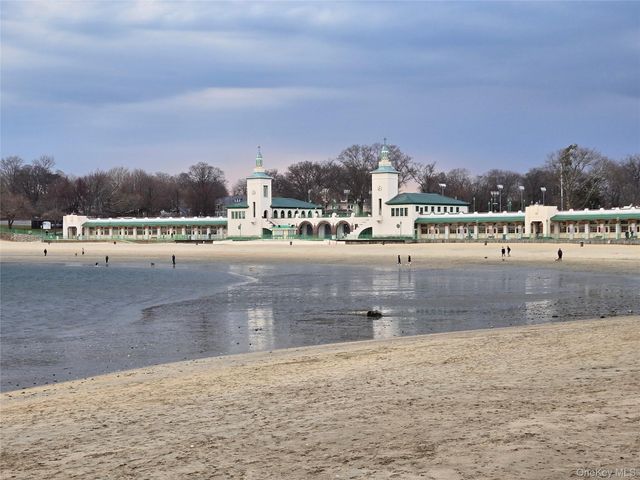 6 Davis Avenue A11, Rye, NY 10580