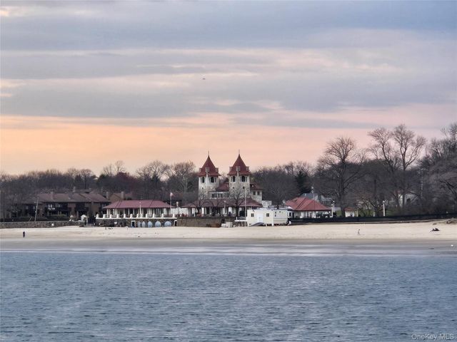 6 Davis Avenue A11, Rye, NY 10580