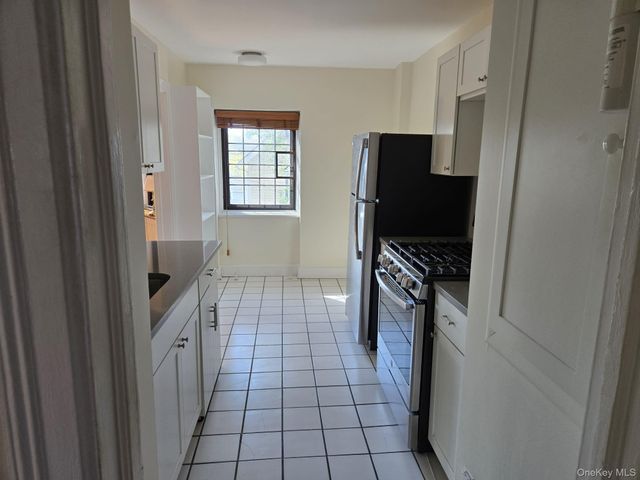 6 Davis Avenue A11, Rye, NY 10580
