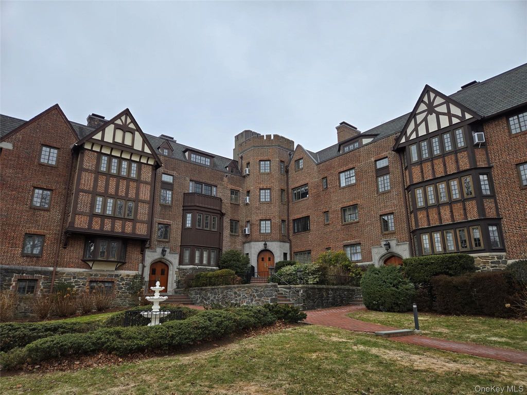 6 Davis Avenue A11, Rye, NY 10580