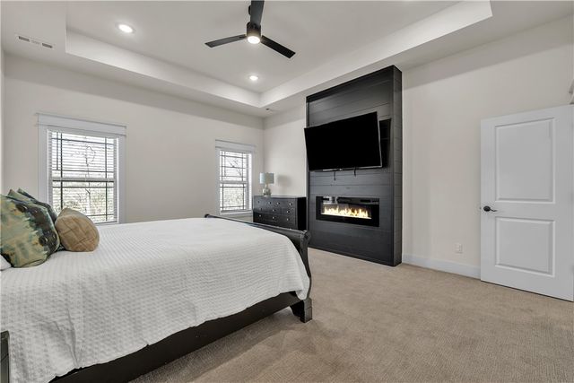 12412 Wildwood Drive, Rogers, AR 72756